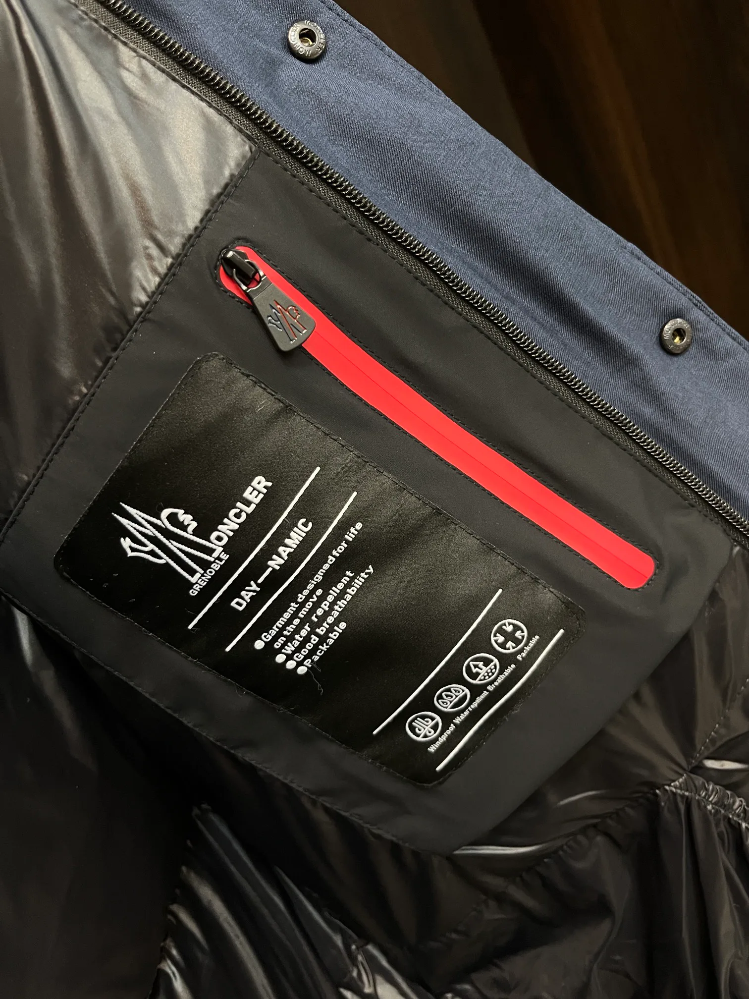 Куртки И Пуховики Женские Moncler 18971800