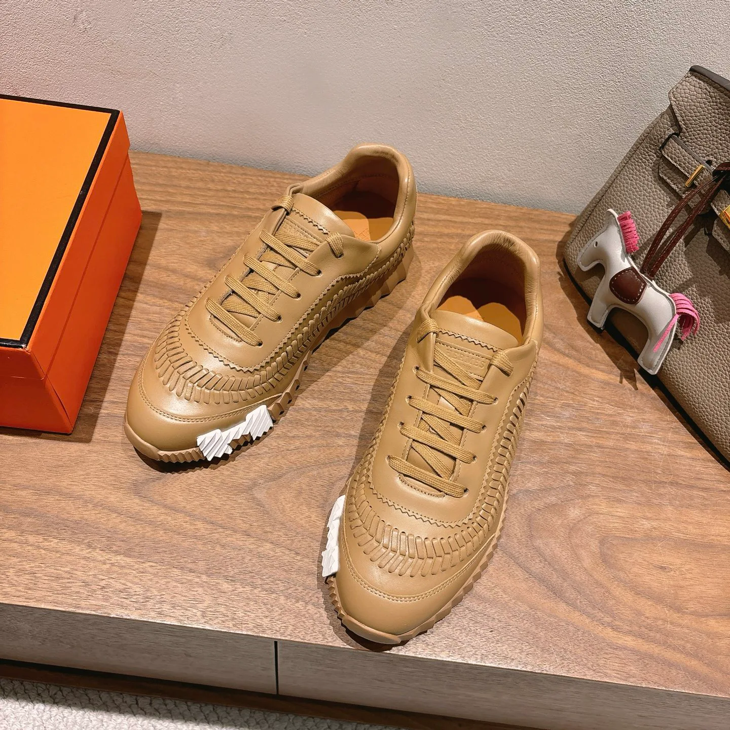Кроссовки Женские Hermes 10031877