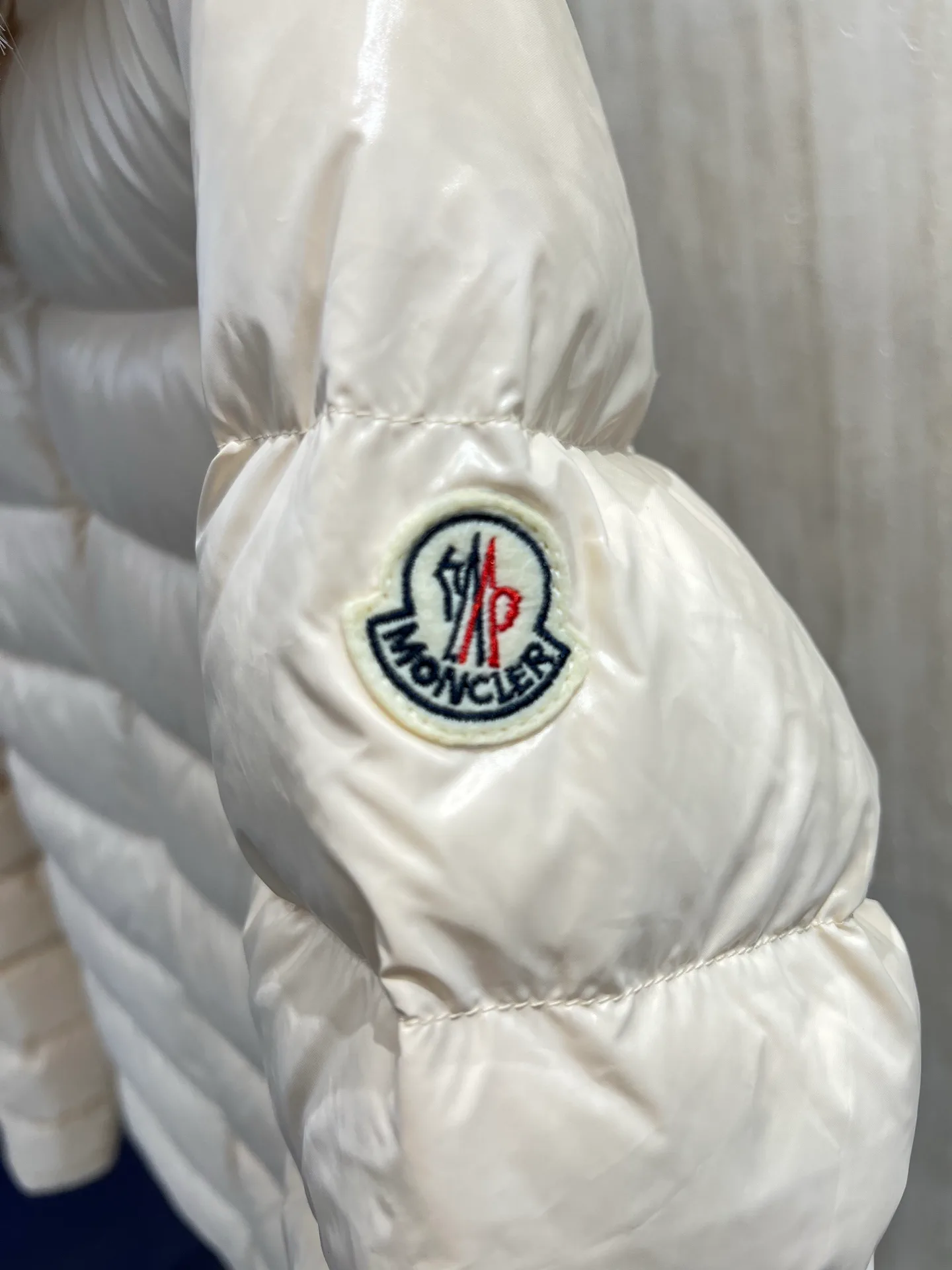 Куртки И Пуховики Женские Moncler 18891933