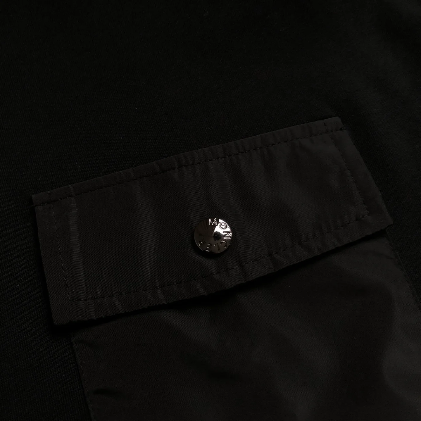 Футболки Женские Moncler 10937976