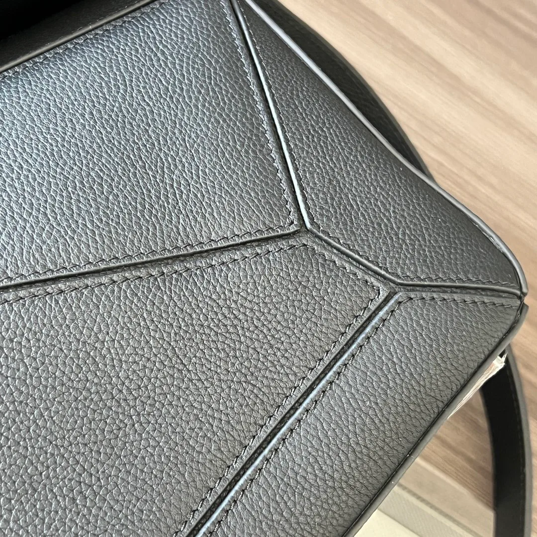 Классические Сумки Женские Loewe 11674675