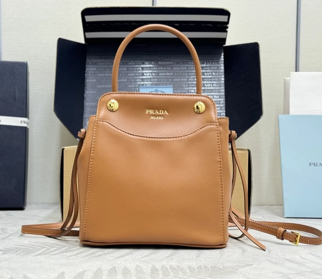 Классические Сумки Женские Prada 12131030