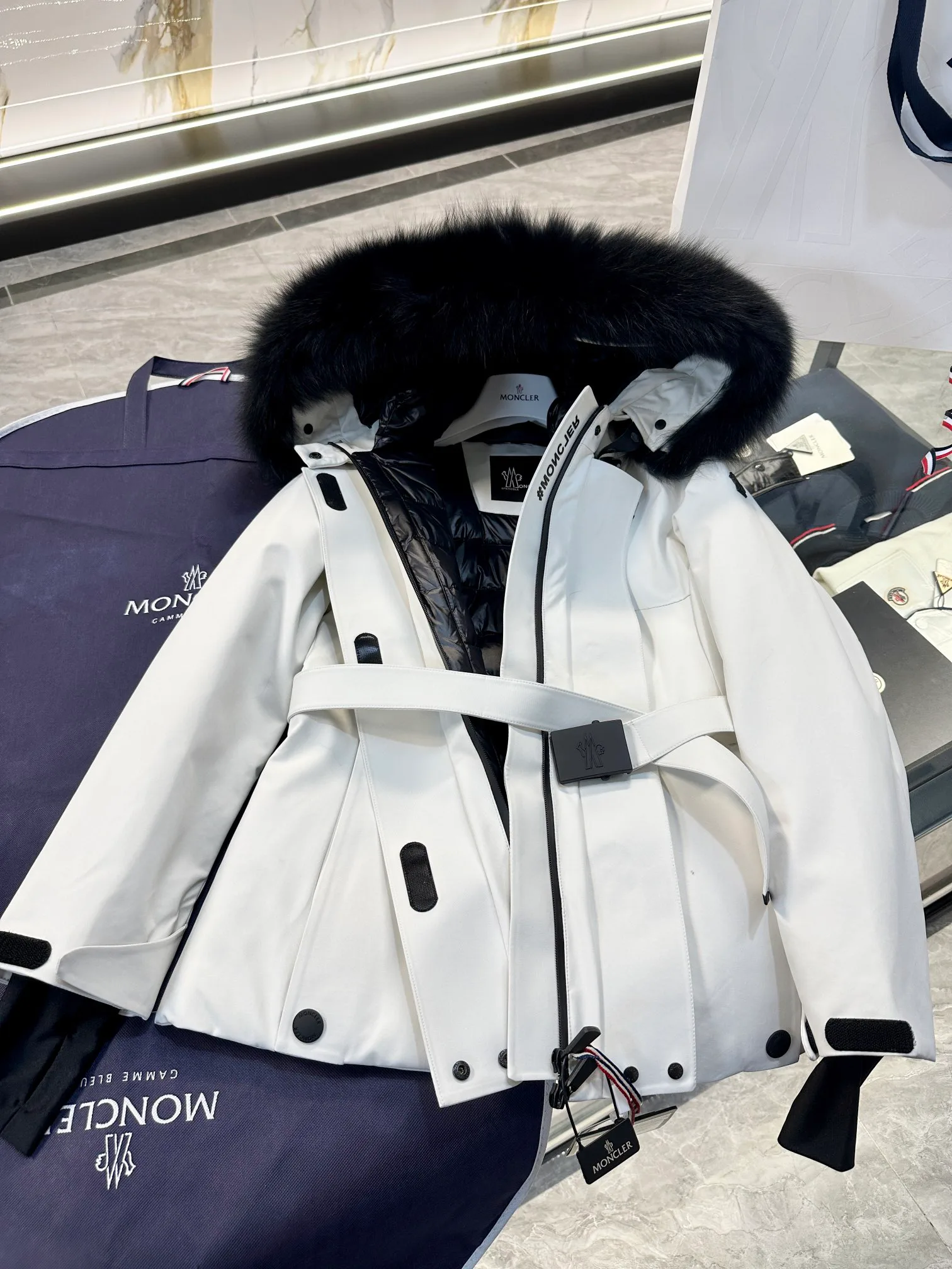Куртки И Пуховики Женские Moncler 19629398