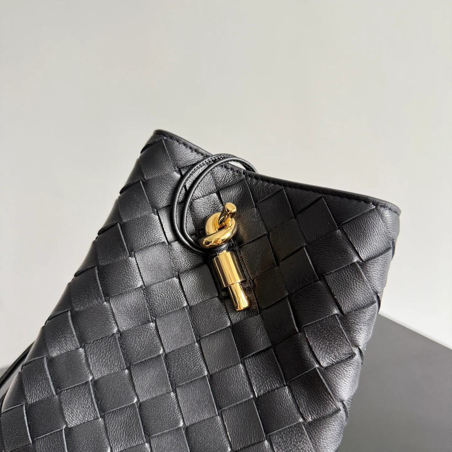 Сумки На Ремне Женские Bottega Veneta 11978384