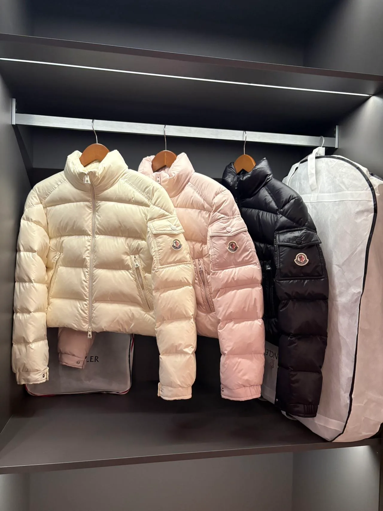Куртки И Пуховики Женские Moncler 19185565