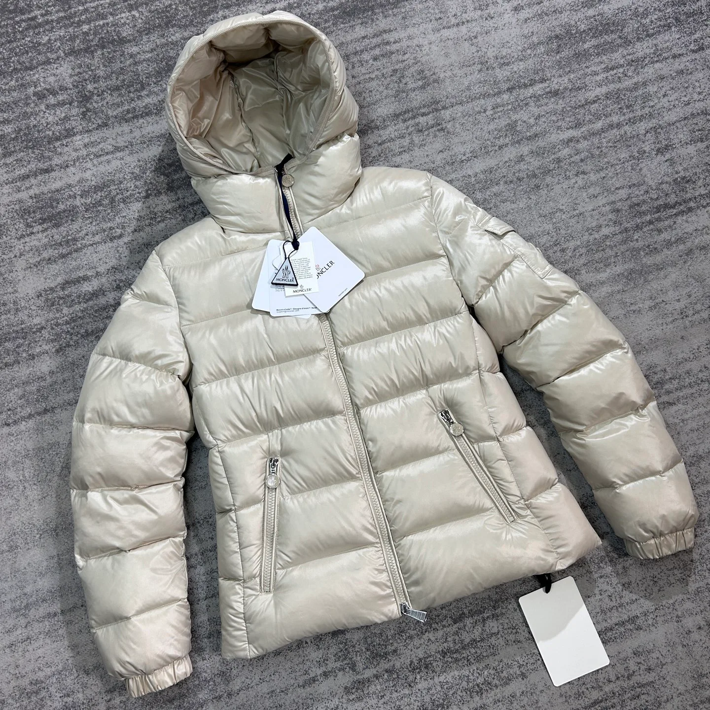 Куртки И Пуховики Женские Moncler 18354333