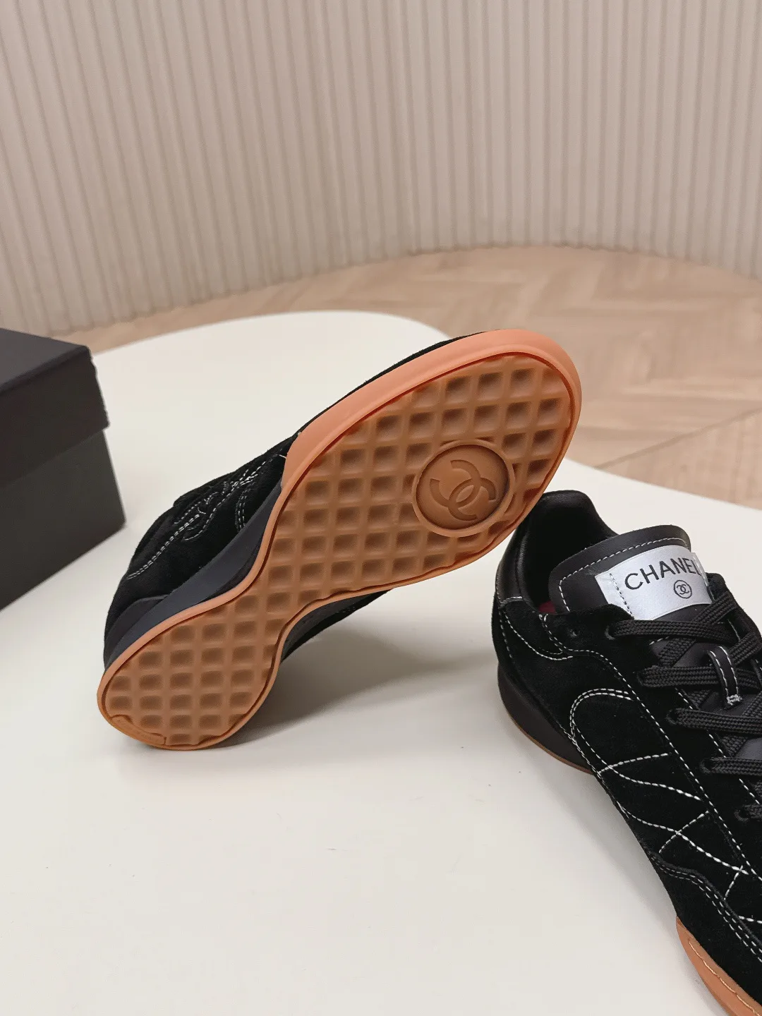 Кроссовки Женские Chanel 11621205