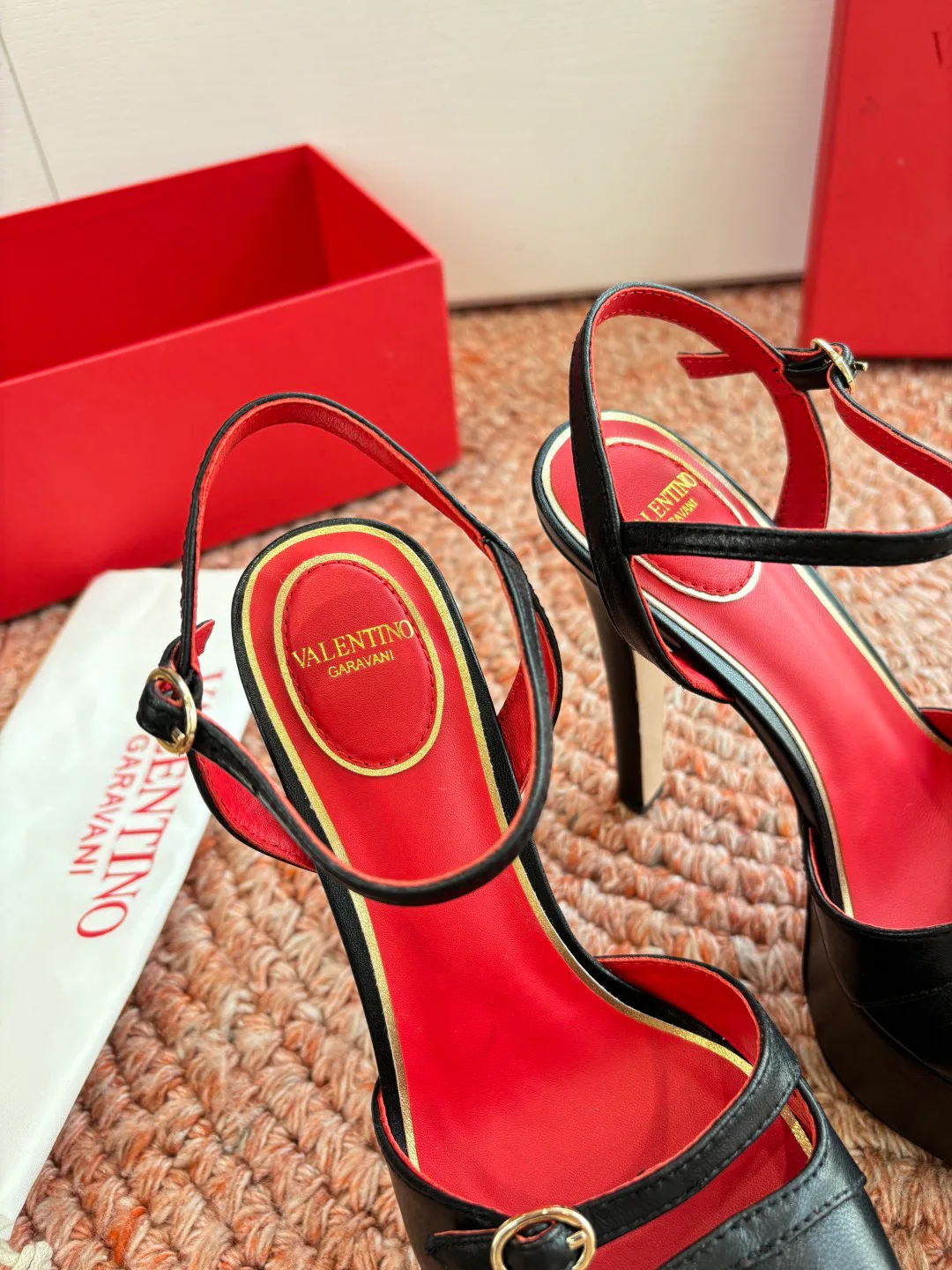Босоножки Женские Valentino 11479967