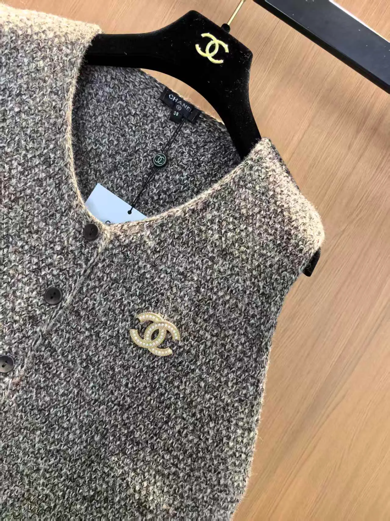 Жилеты Женские Chanel 18138713