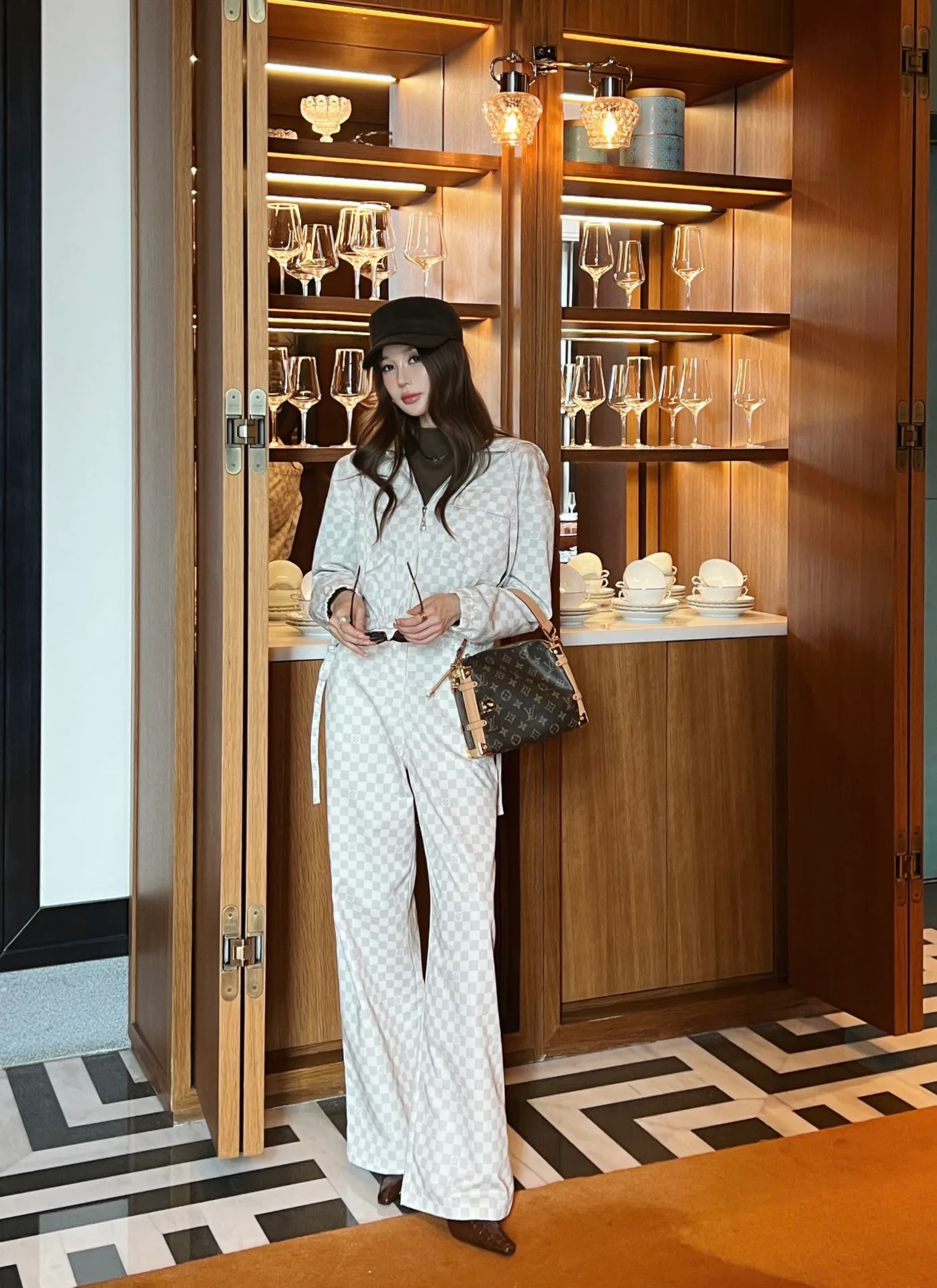 Брюки Женские Louis Vuitton 18221083