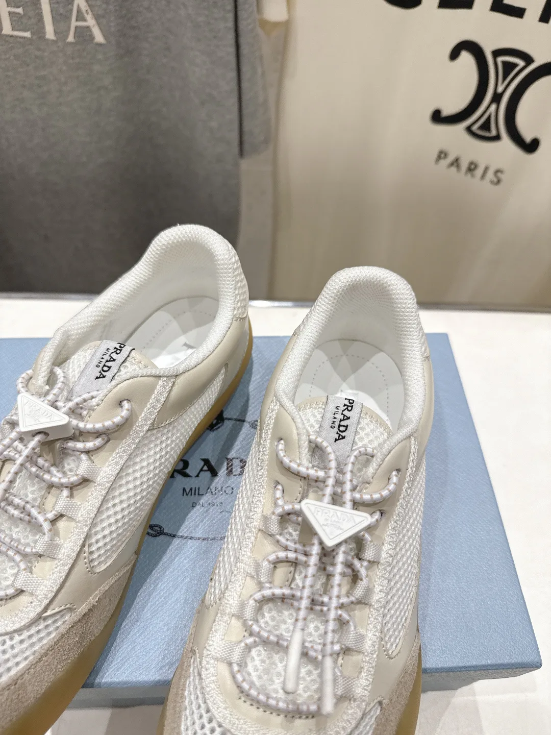 Кроссовки Женские Prada 13218155