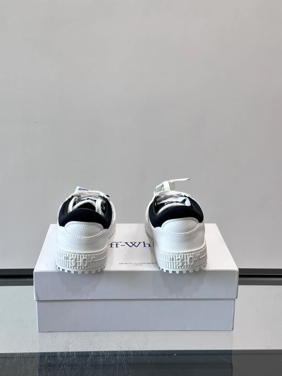 Кроссовки Женские Off-White 18102419