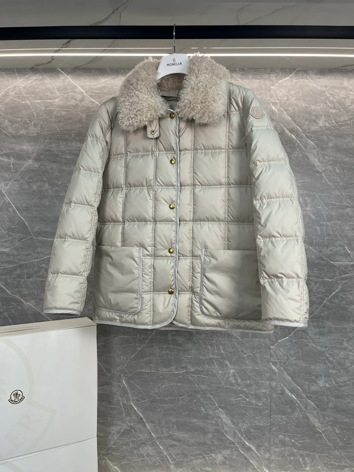 Куртки И Пуховики Женские Moncler 19256712