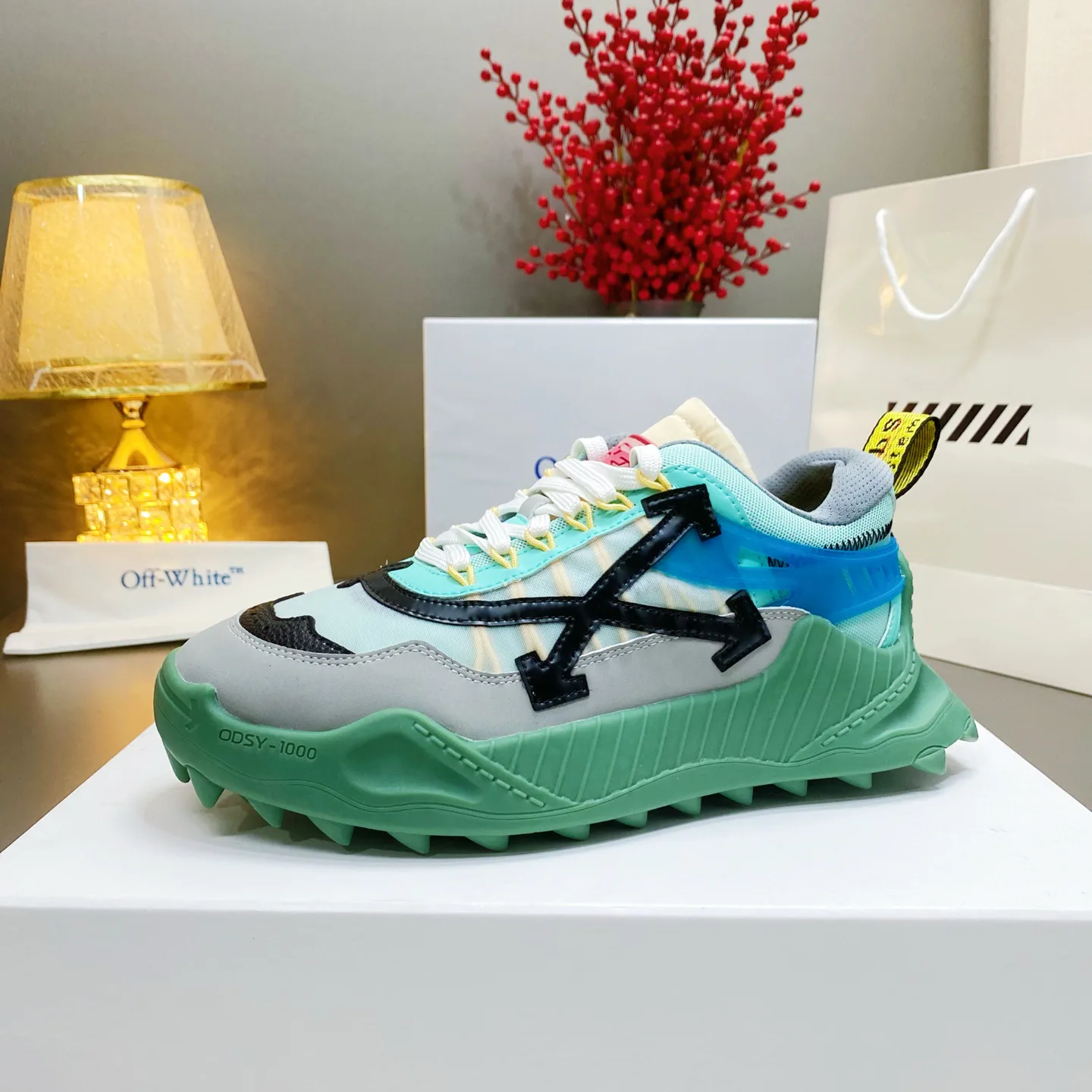 Кроссовки Женские Off-White 17530535