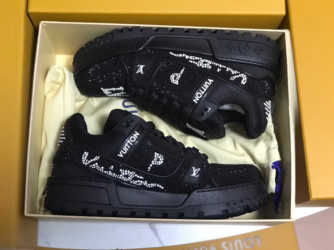 Кроссовки Женские Louis Vuitton 11707419