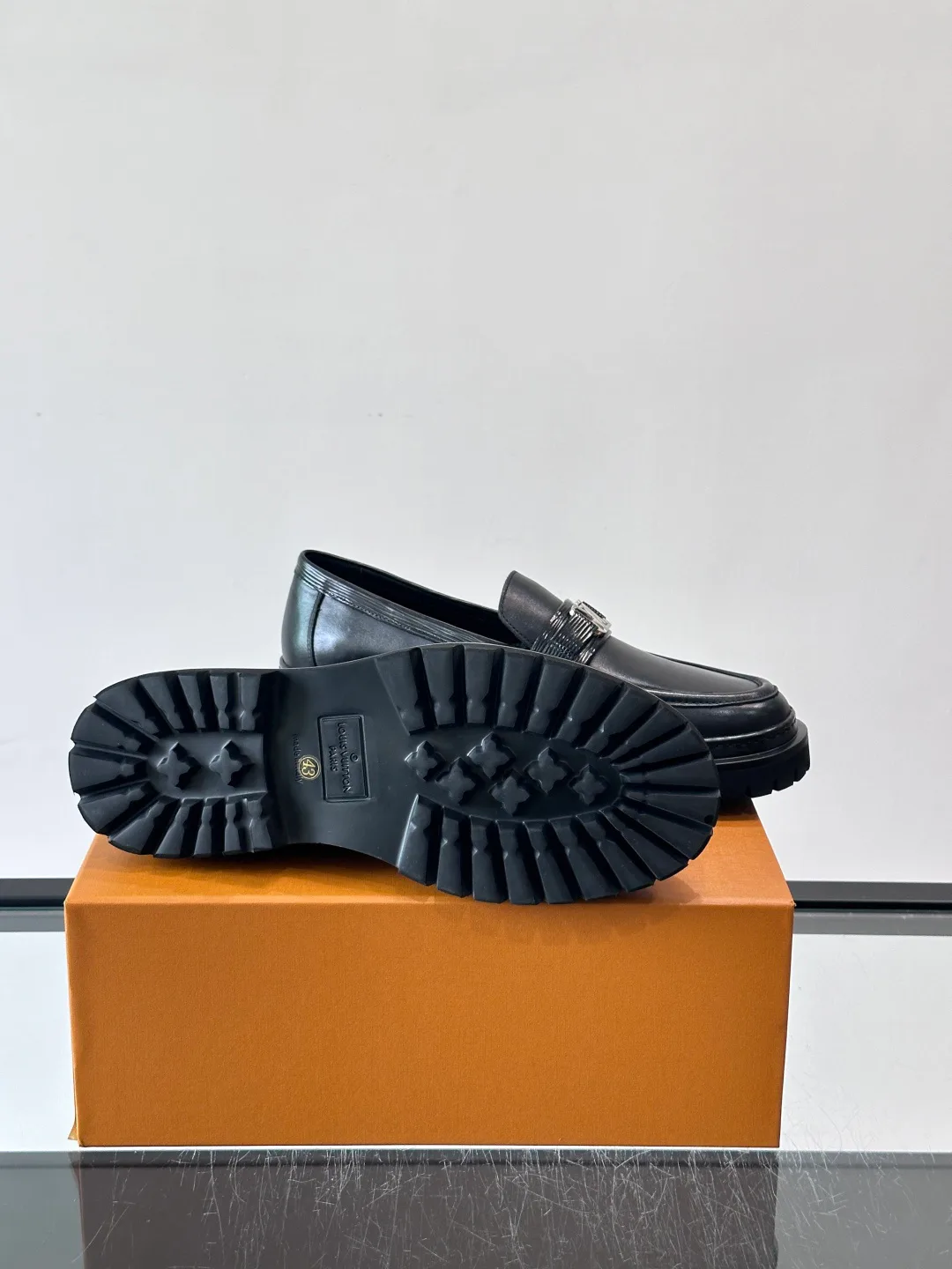 Лоферы И Туфли Мужские Louis Vuitton 17646070