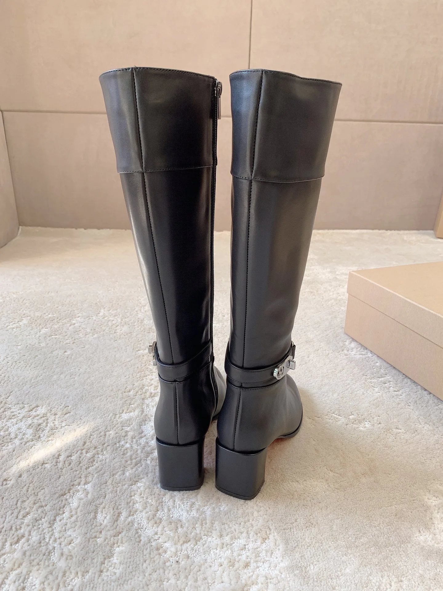 Сапоги Женские Christian Louboutin 173046