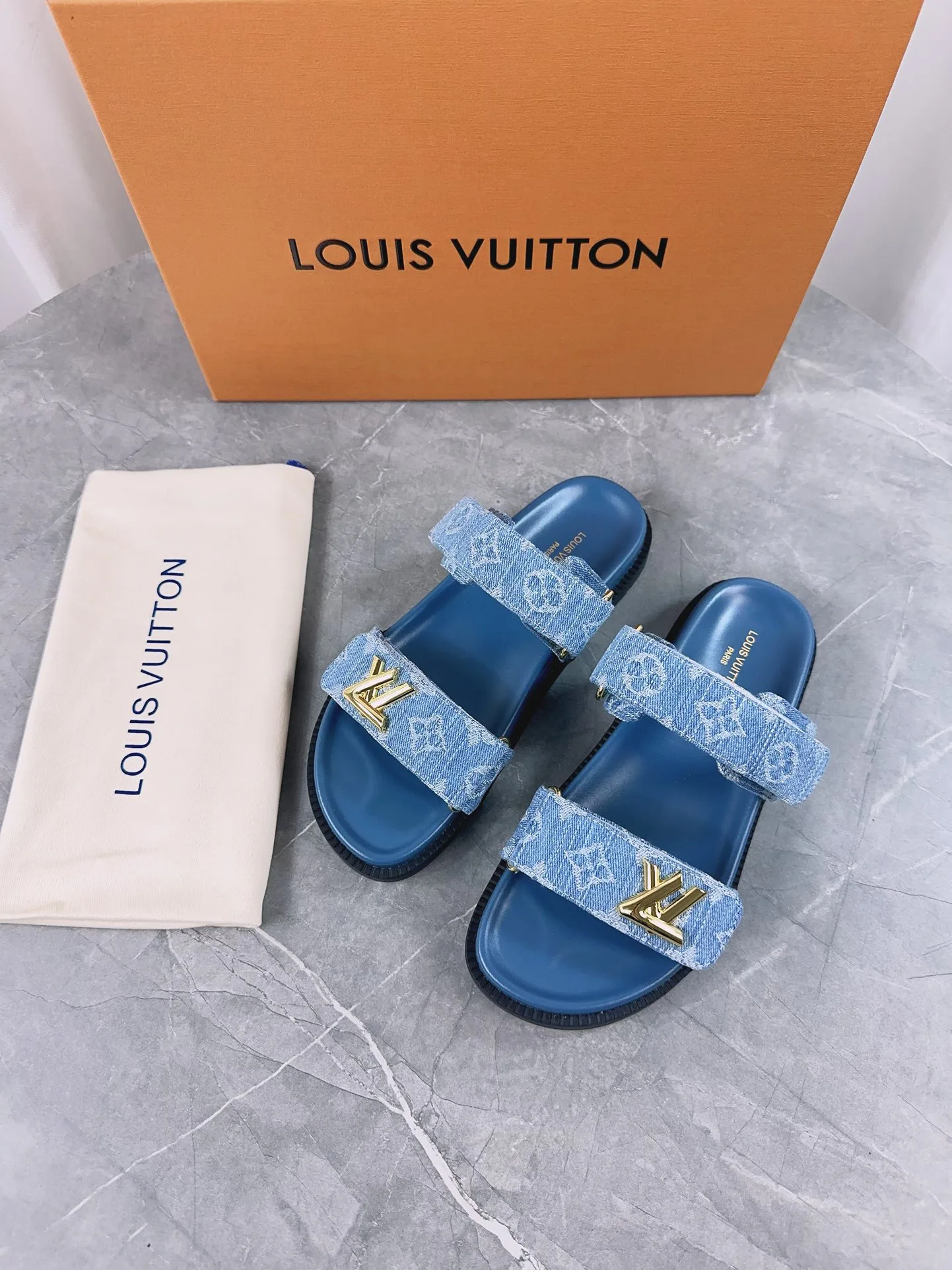 Сандалии Женские Louis Vuitton 12156574