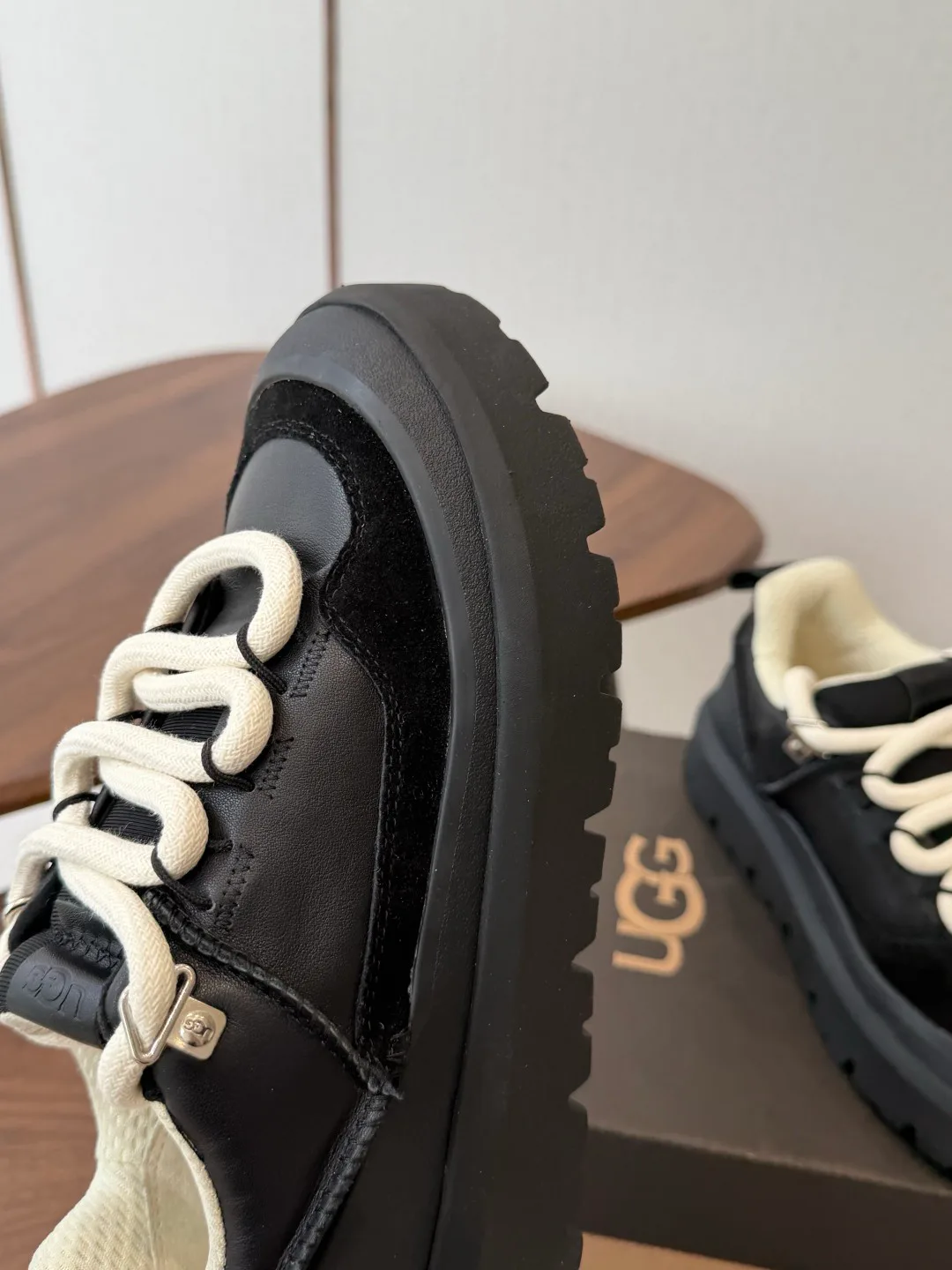 Кроссовки Женские Ugg 18796503