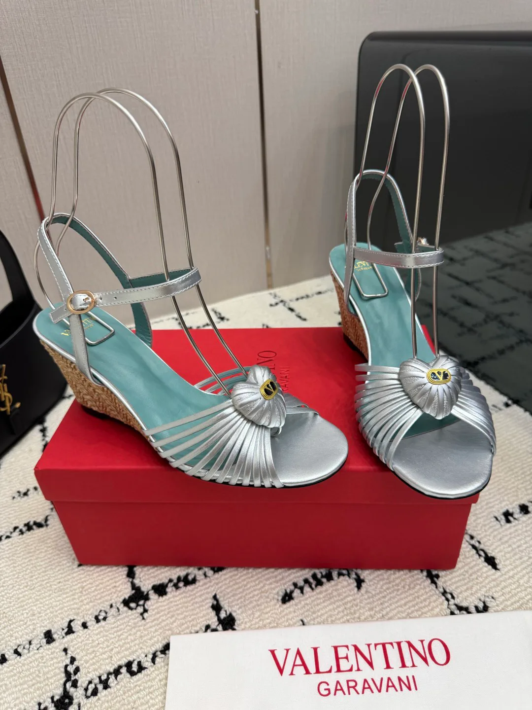 Босоножки Женские Valentino 18048999