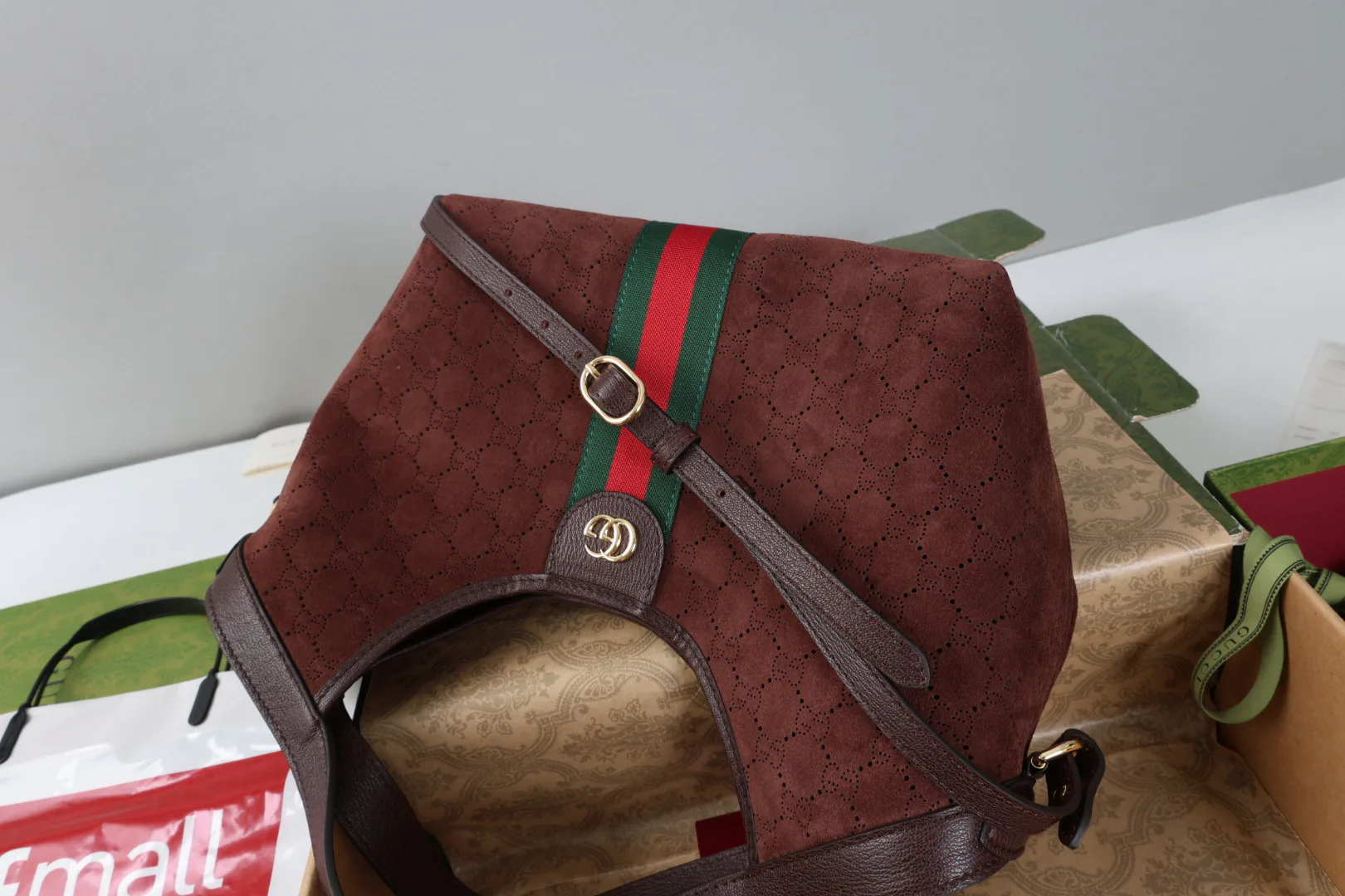 Классические Сумки Женские Gucci 18223252