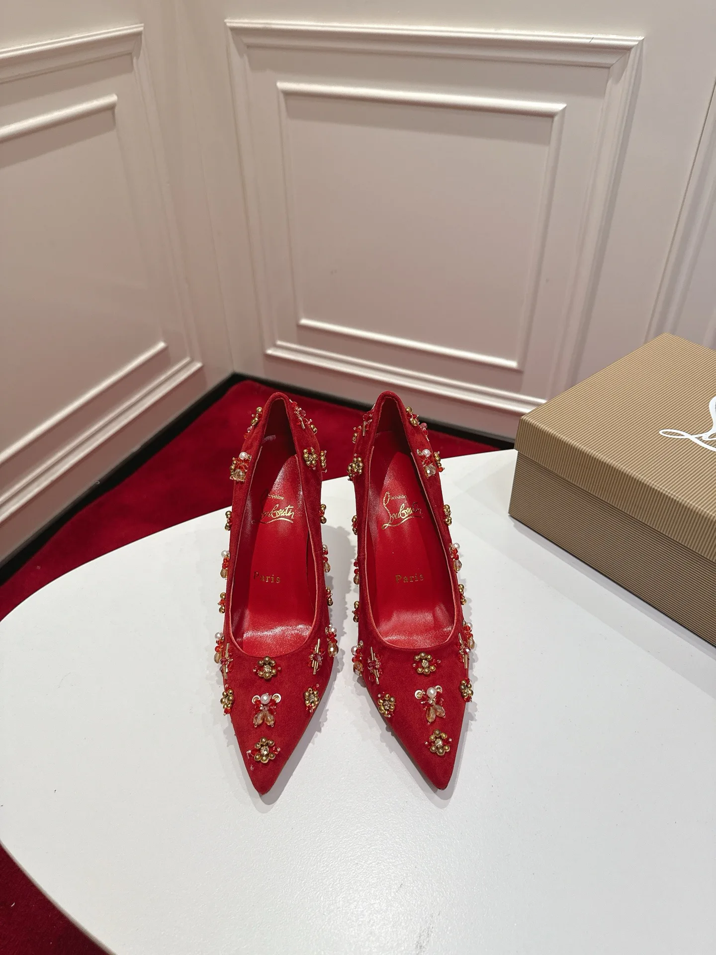 Туфли Женские Christian Louboutin 17057835