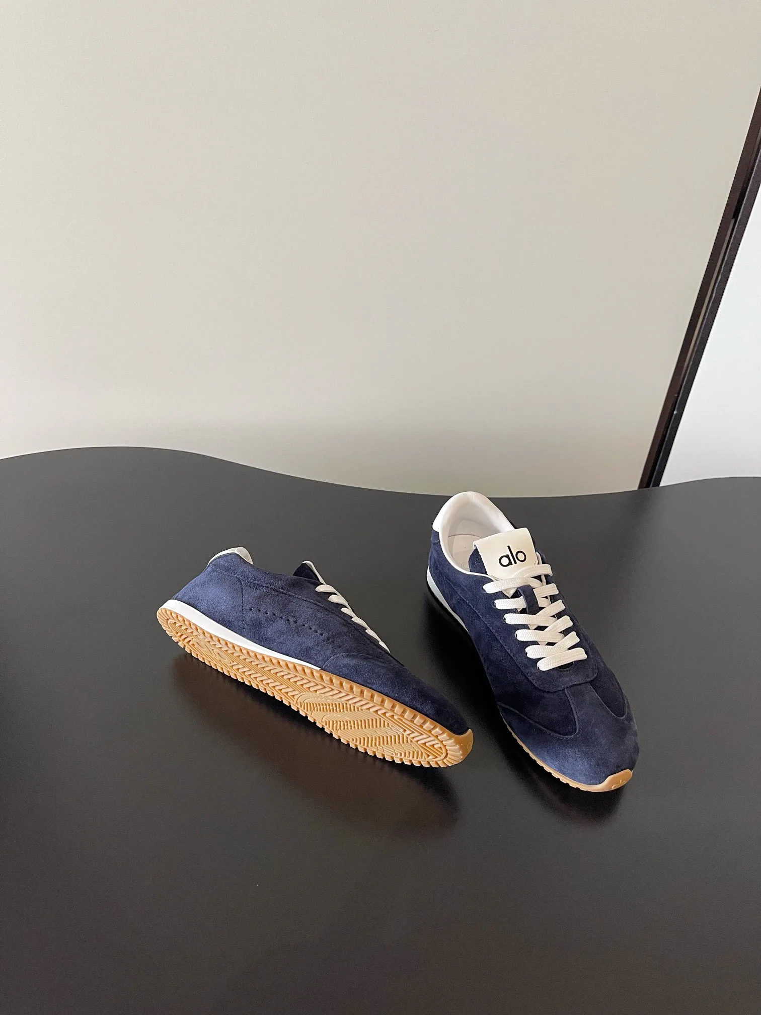 Кроссовки Женские Miu Miu 1523260