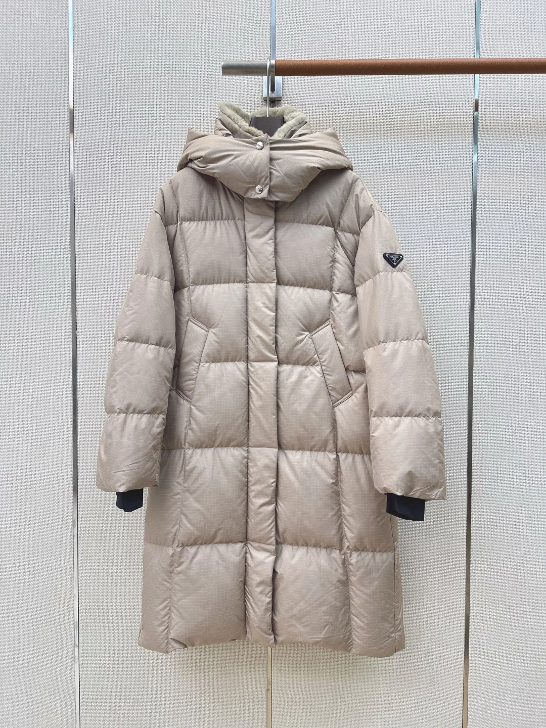 Куртки И Пуховики Женские Prada 18094560
