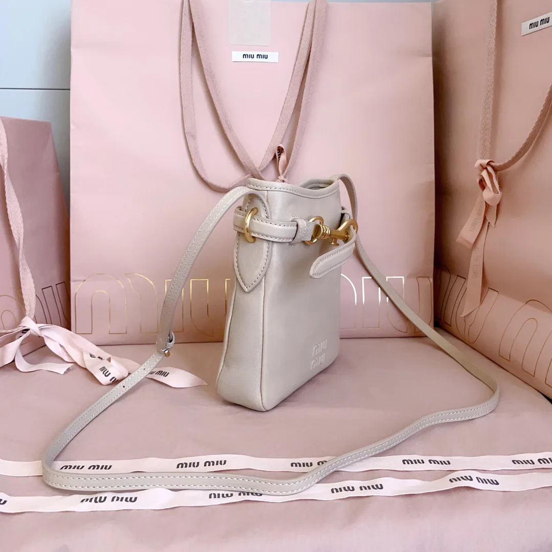 Клатчи Женские Miu Miu 11872259