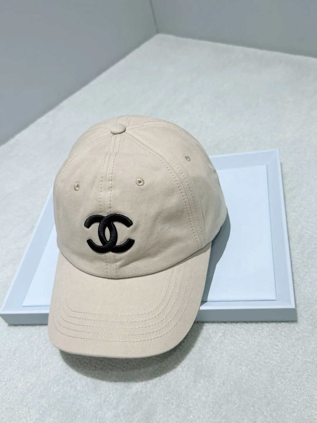 Головные Уборы Chanel 18088246