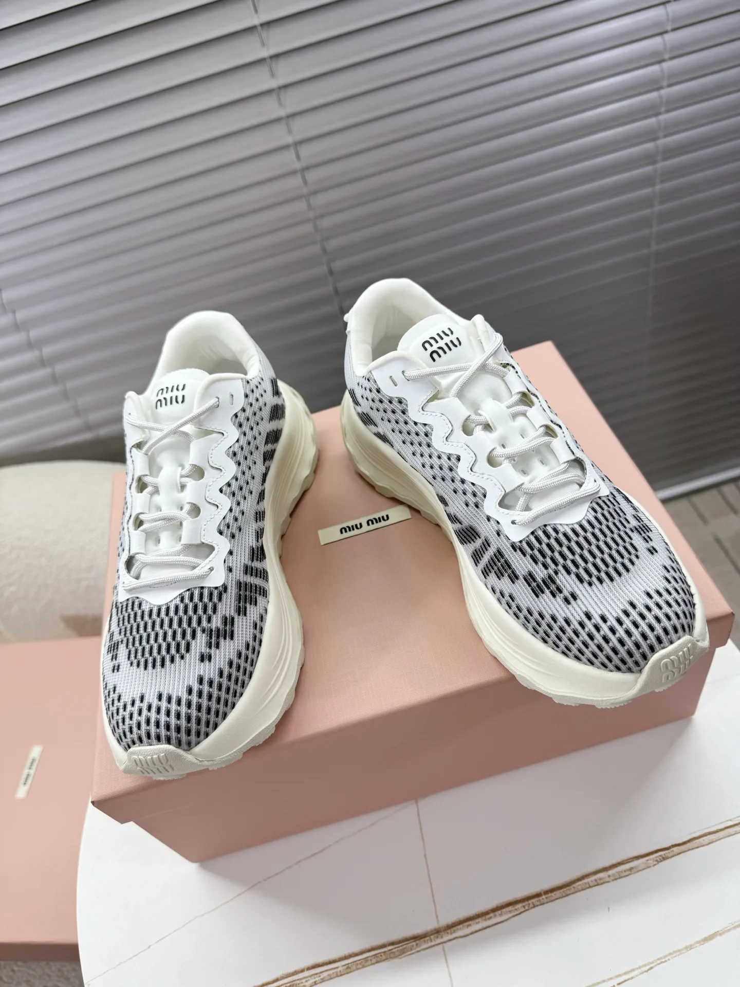 Кроссовки Женские Miu Miu 4086908