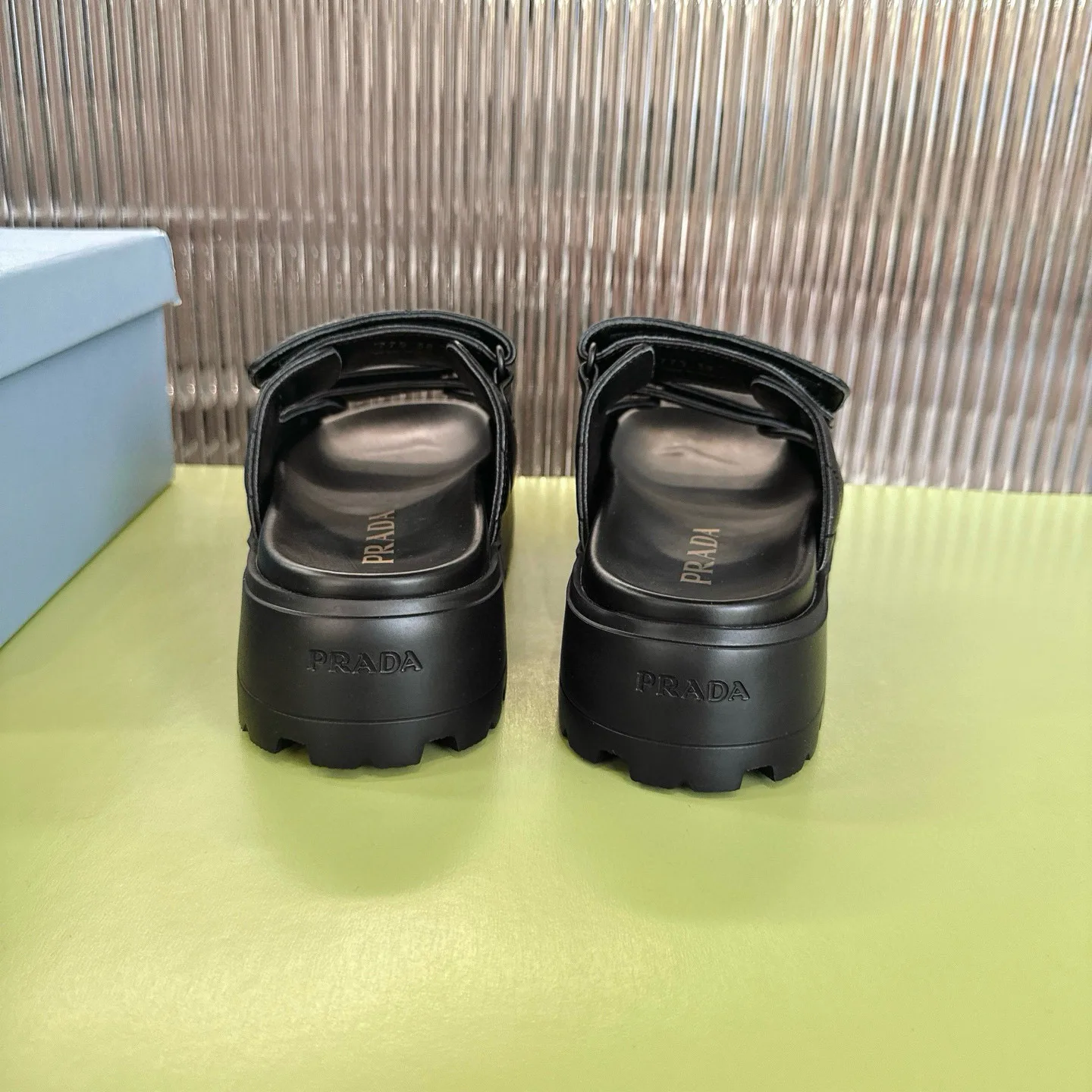 Сандалии Женские Prada 12821327