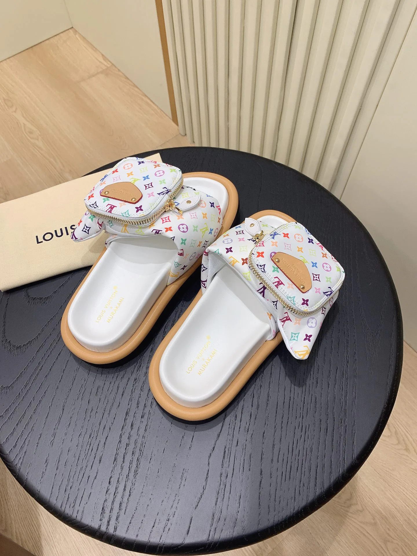 Шлепанцы Женские Louis Vuitton 1834479