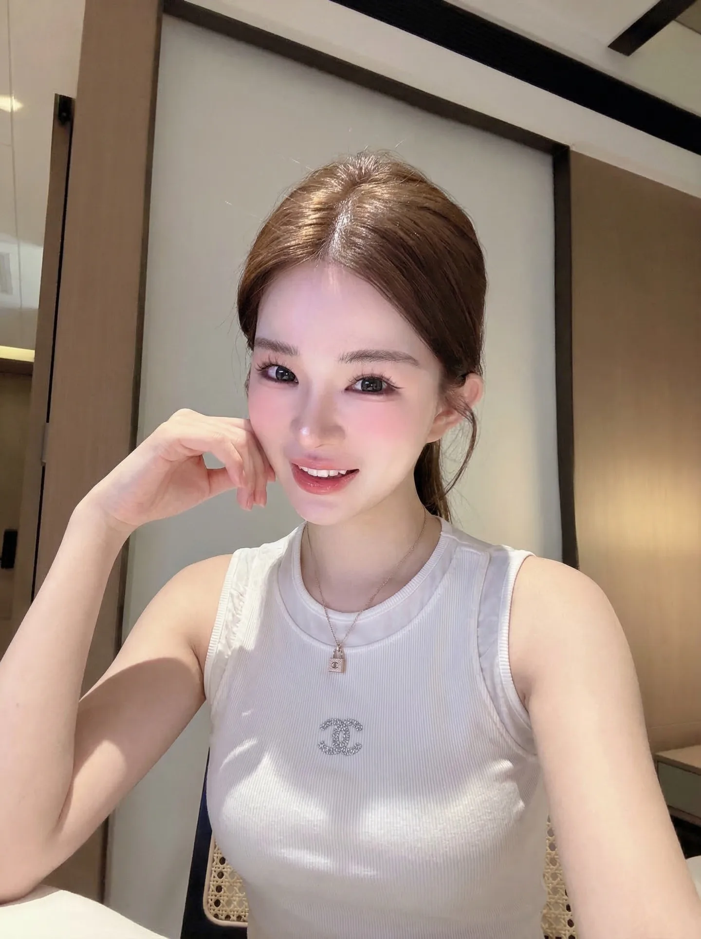 Жилеты Женские Chanel 11531785