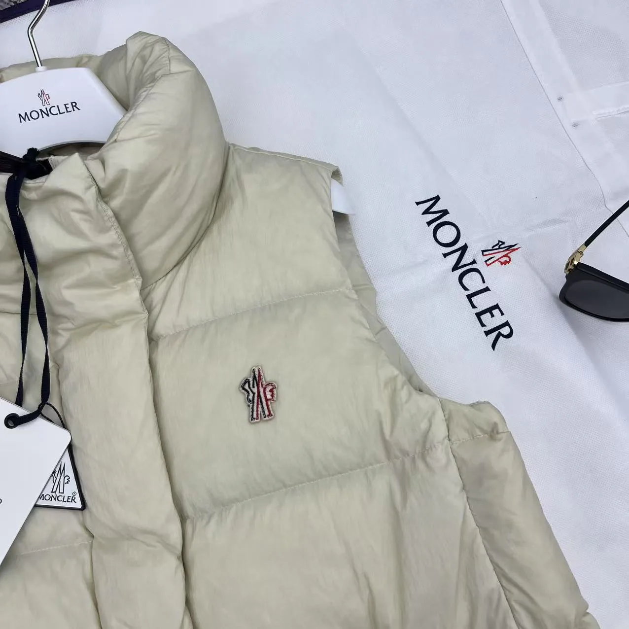 Жилеты Мужские Moncler 1265541