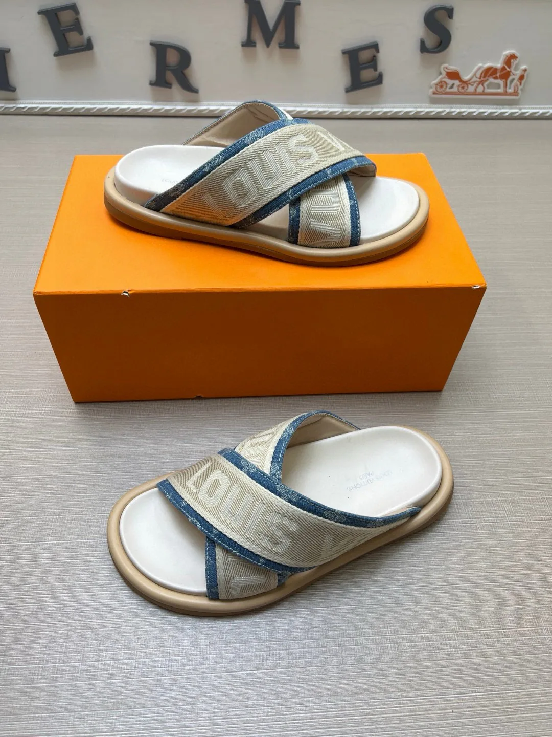 Шлепанцы Женские Louis Vuitton 9801552