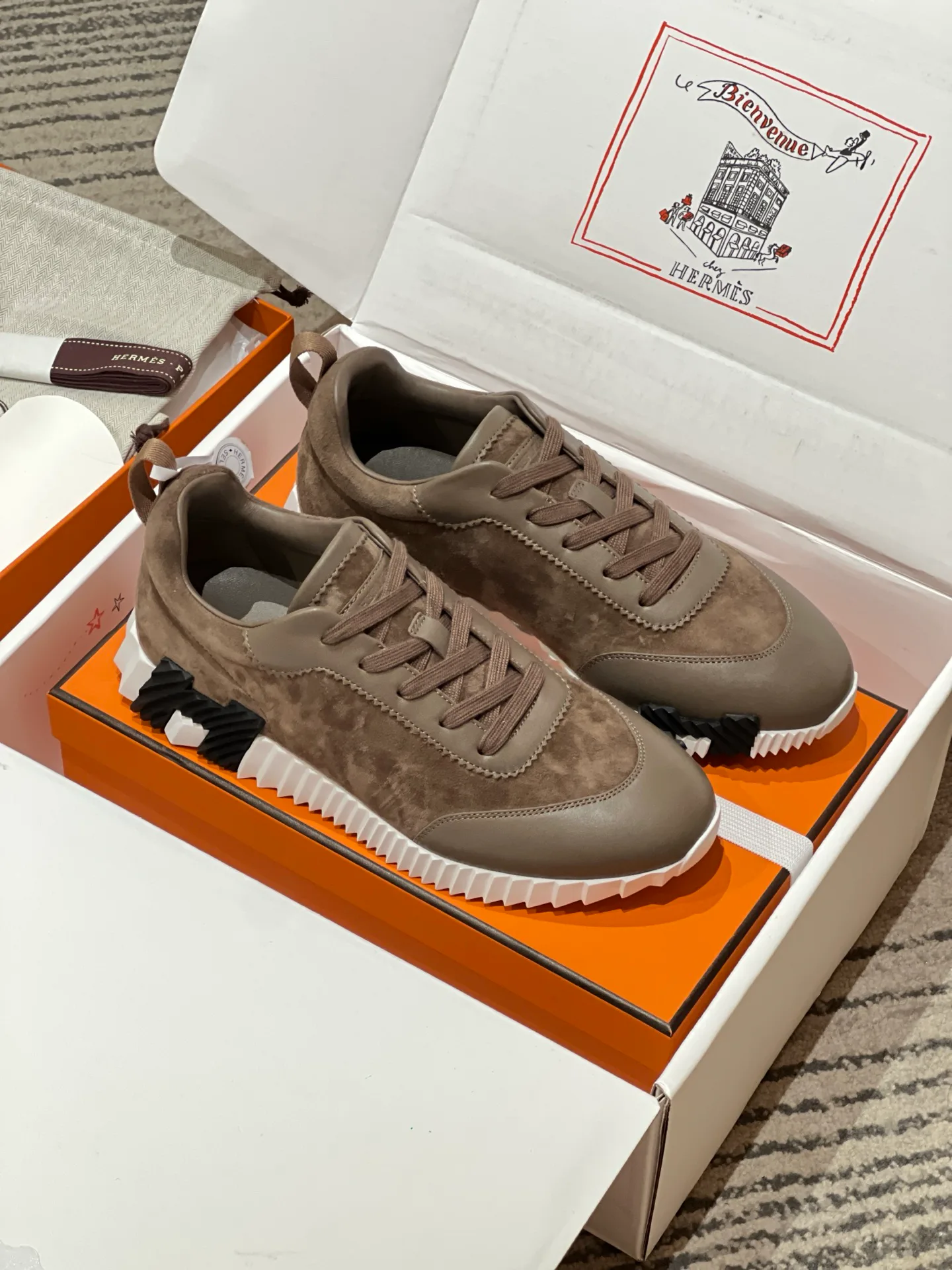 Кроссовки Женские Hermes 18080324