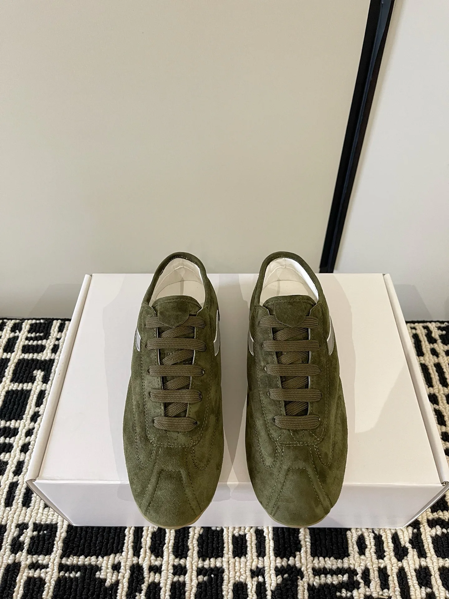 Кроссовки Женские Alexander Mcqueen 18386247
