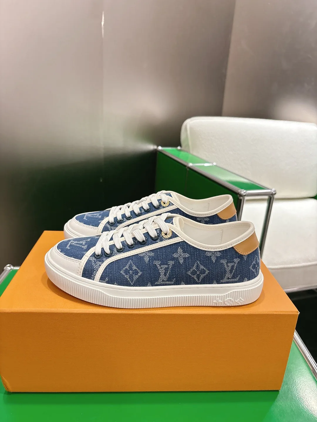 Кроссовки Женские Louis Vuitton 13152713