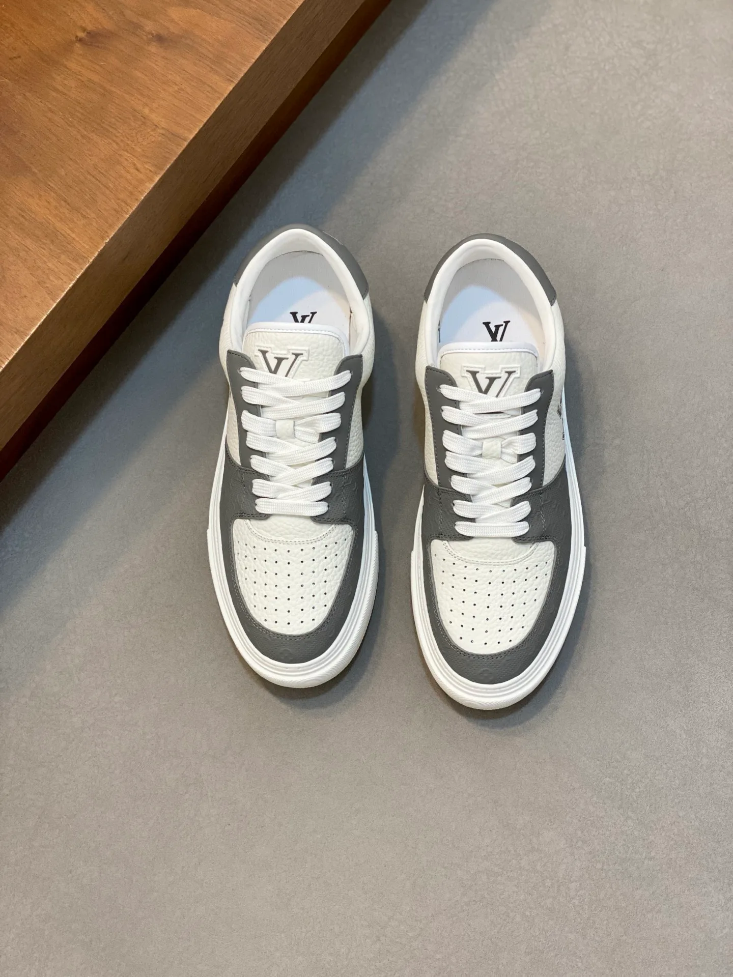 Кроссовки Мужские Louis Vuitton 13553768