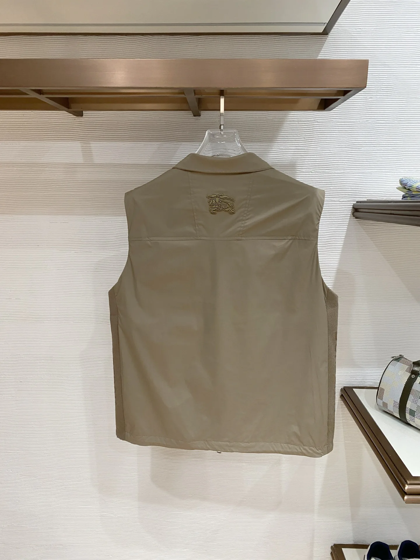 Жилеты Женские Burberry 10708572