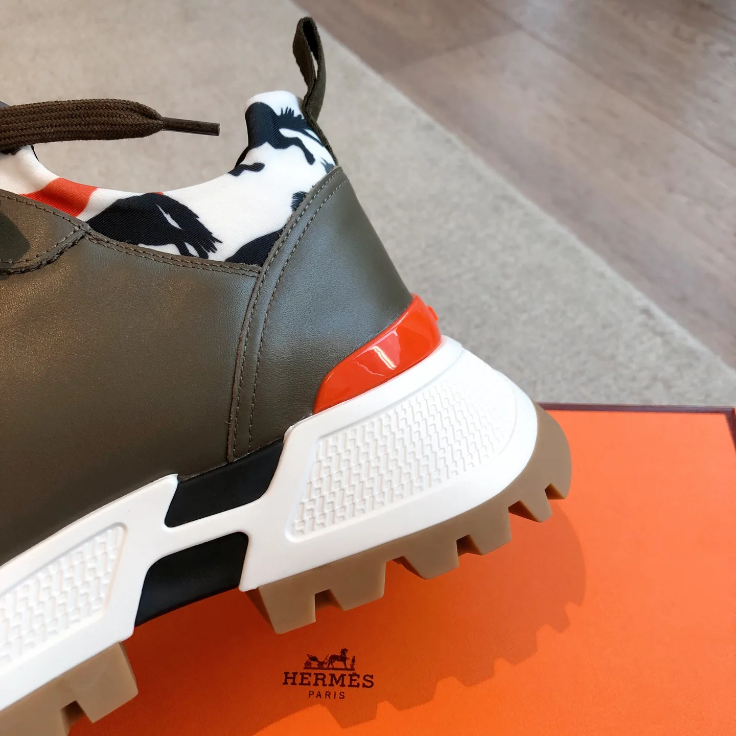 Кроссовки Женские Hermes 1237224
