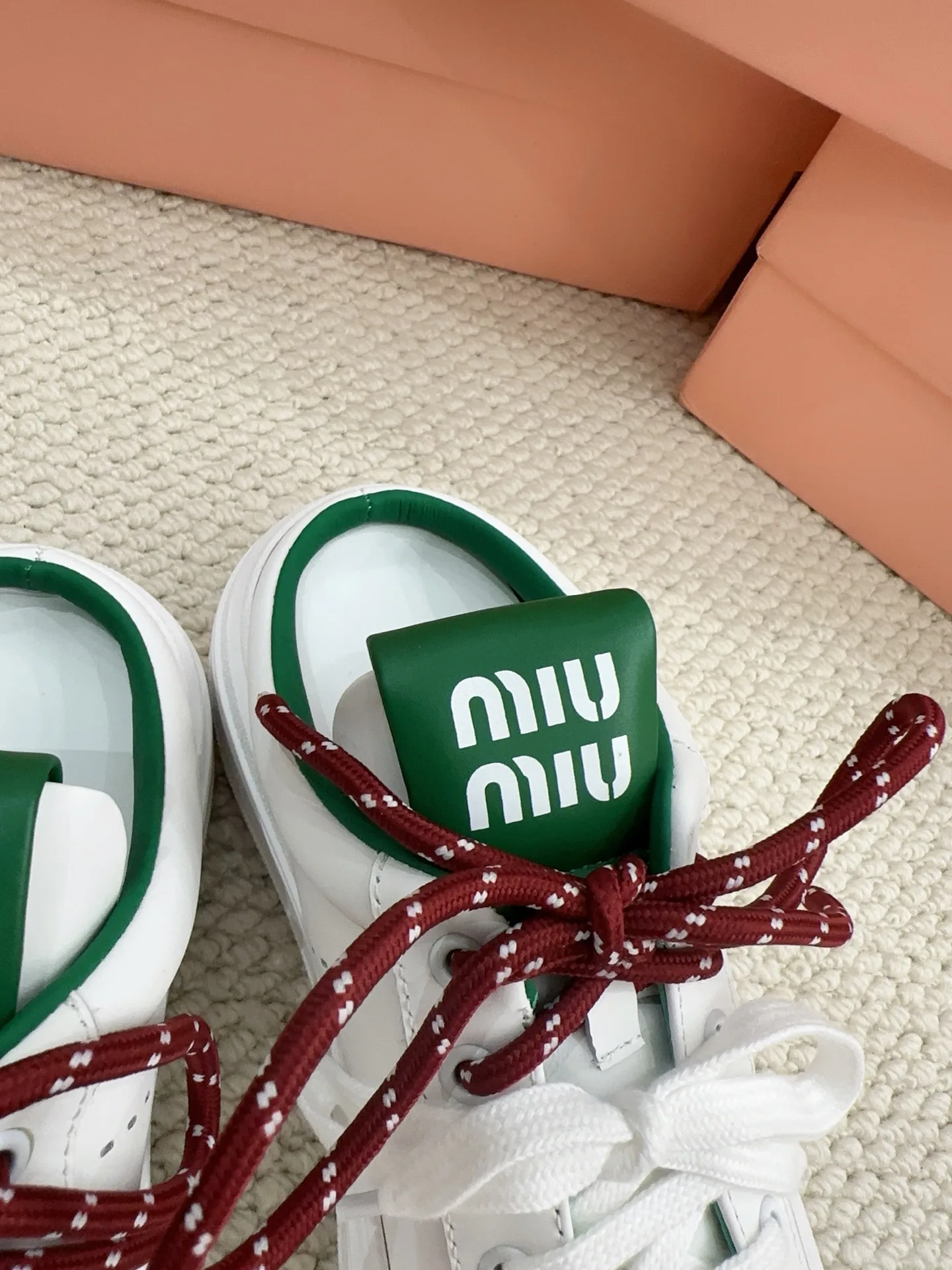 Кроссовки Женские Miu Miu 18041152