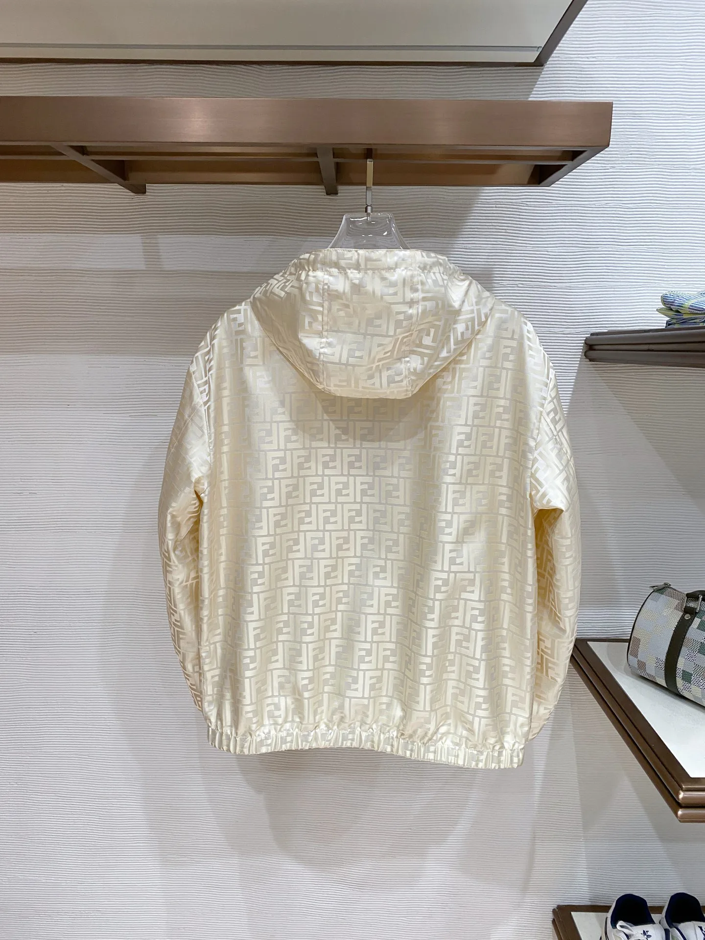 Пальто И Тренчи Мужские Fendi 11496532
