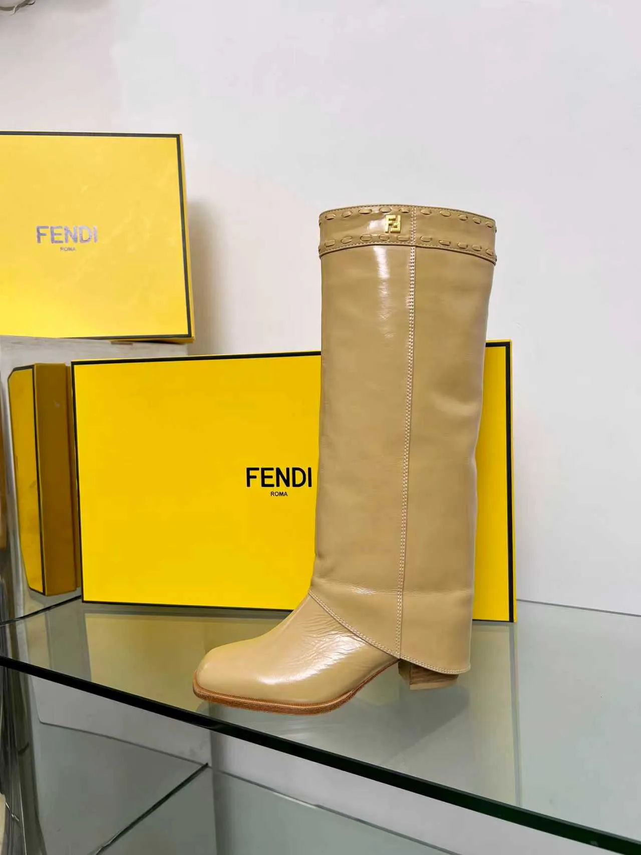Сапоги Женские Fendi 18104316