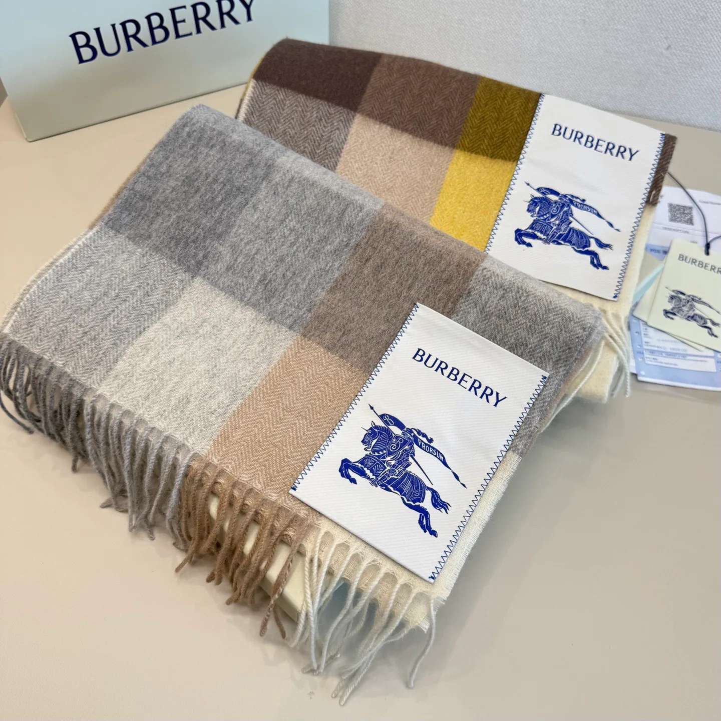 Шарфы Burberry 10627781