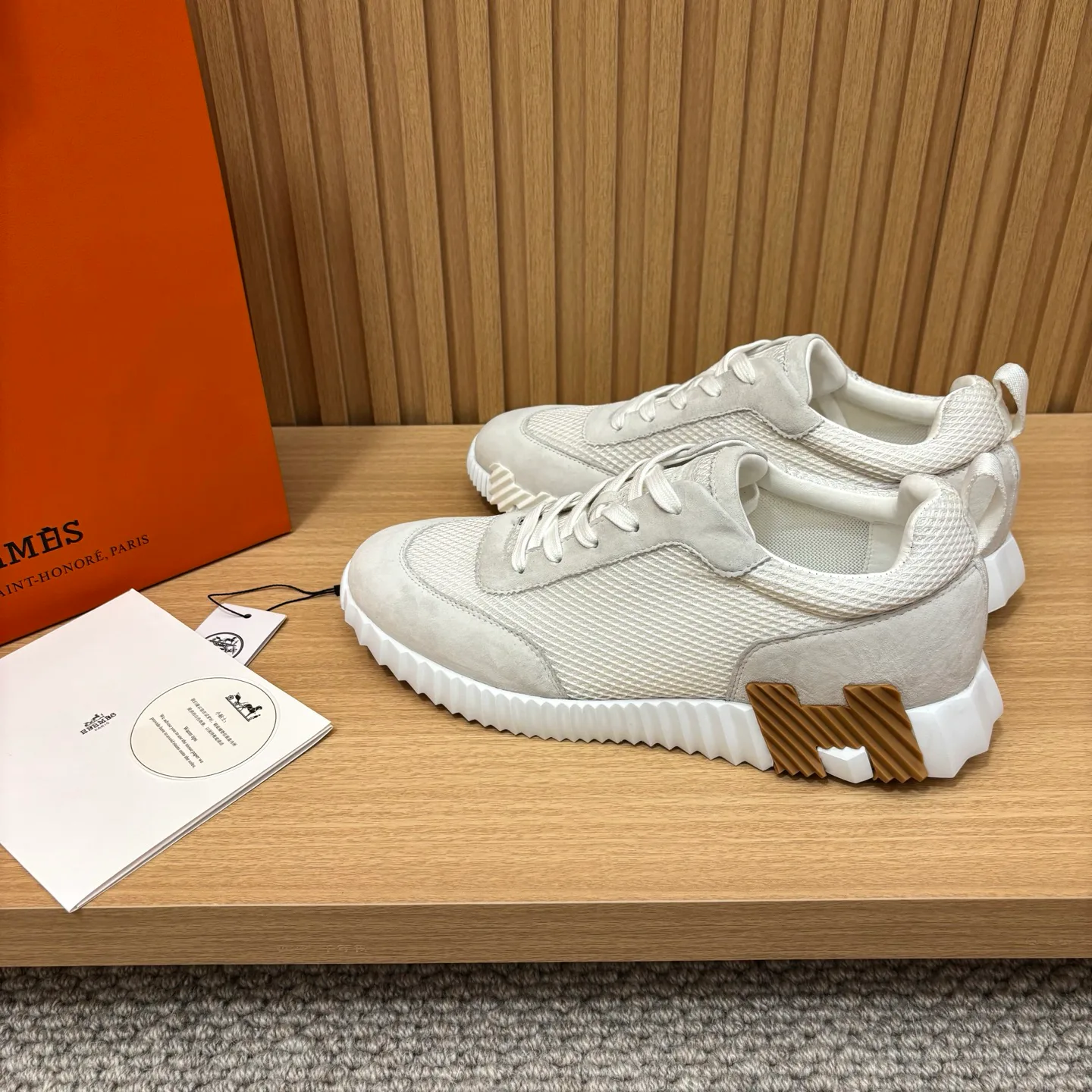 Кроссовки Женские Louis Vuitton 18438921