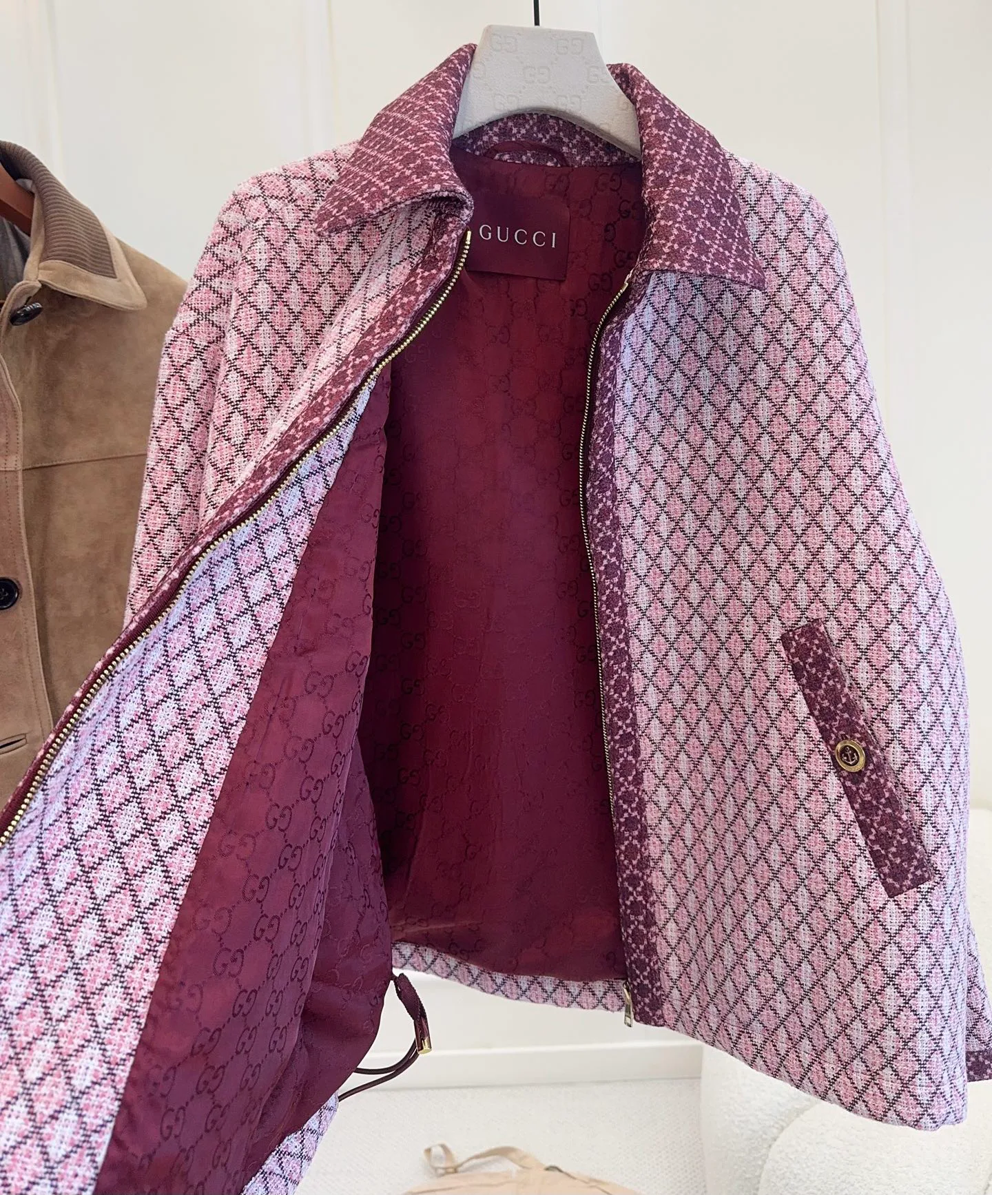 Куртки И Пуховики Женские Gucci 10780263