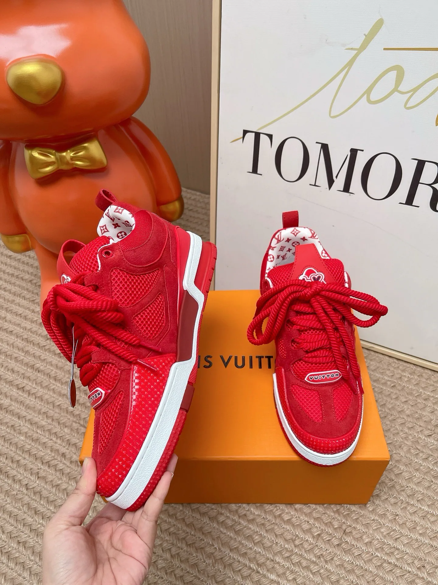 Кроссовки Женские Louis Vuitton 18810910