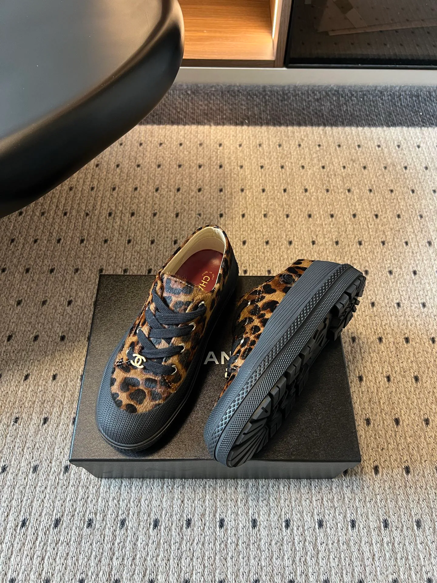 Кроссовки Женские Chanel 18137087